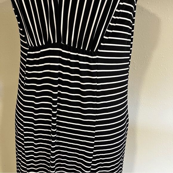 V-neck striped sleeveless maxi dress - Picture 3 of 12